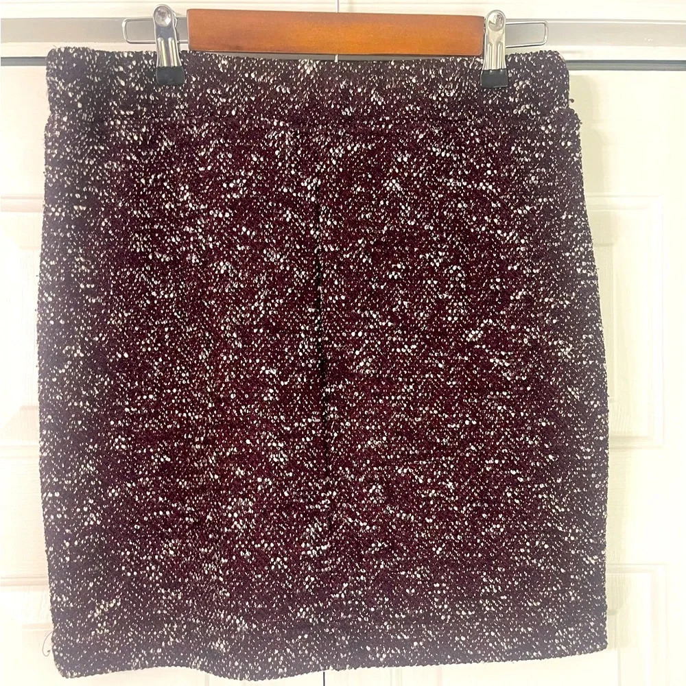 LOFT  Size small, gorgeous burgundy/white/black mini skirt, excellent conditionn - Picture 2 of 4